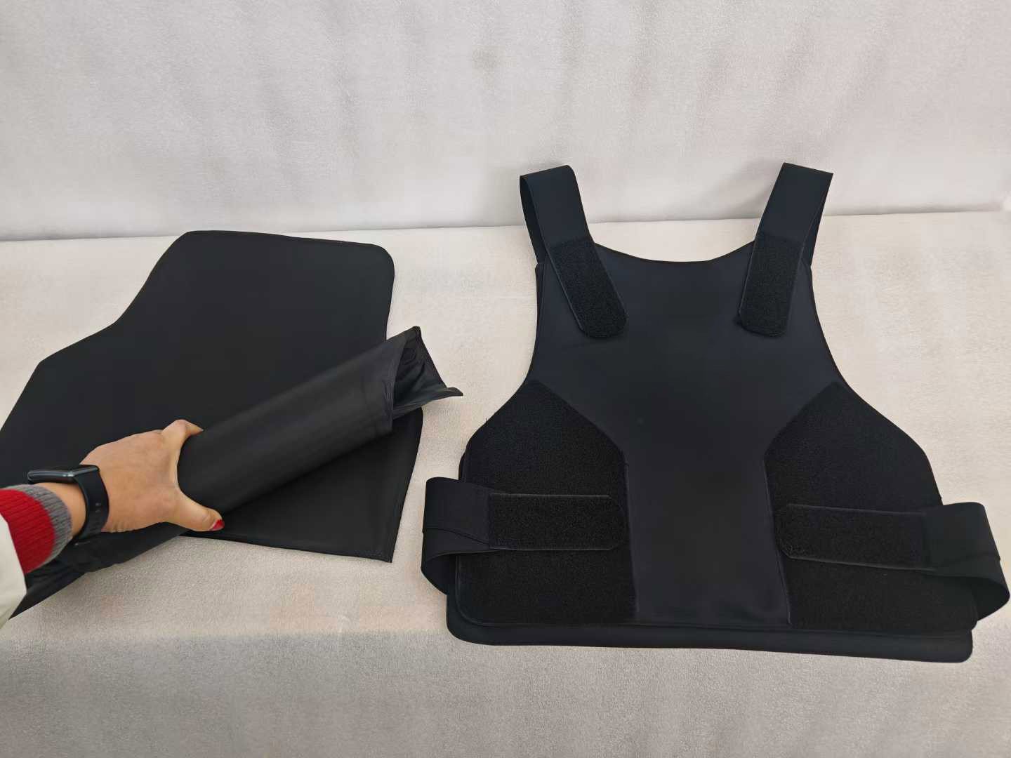 Stab resistant clothing